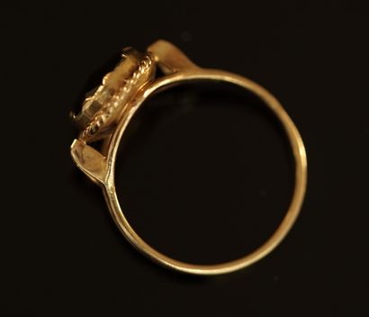RING in 18K (750/°°) yellow gold set with...