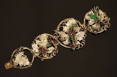 DEBRIS part of a silver bracelet and 18K...