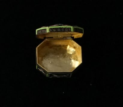 Silver gilt box min 800°/°° polychrome enameled...