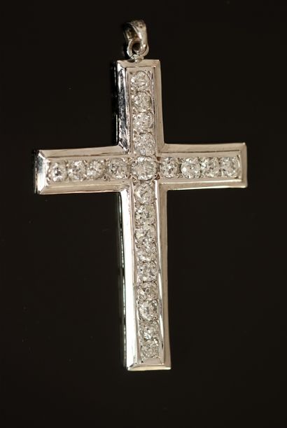 CROSS PENDANT in 18K (750/°°) white gold...