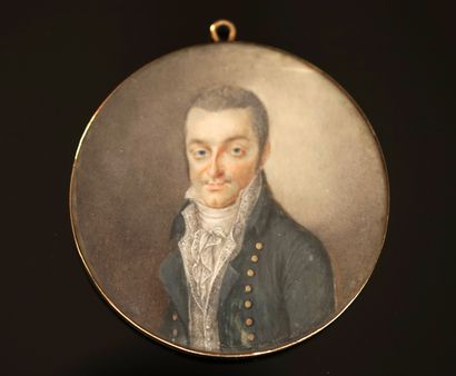 MINIATURE peinte d'un portrait d'homme vêtu...