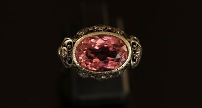 BAGUE en argent min 800/°° et or jaune 18K...