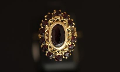 POMPADOUR ring in 18K (750/°°) yellow gold...