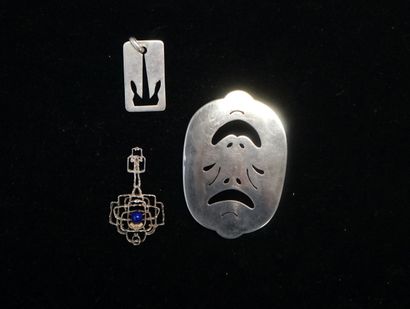 ENSEMBLE en argent min 800/°° comprenant...