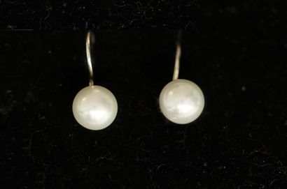 PAIRE DE DORMEUSES en argent 925/°° ornées...