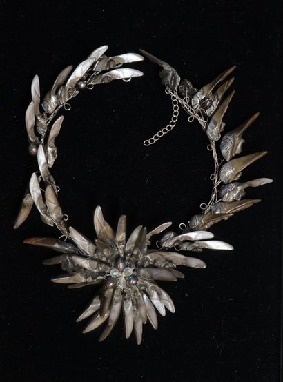 FANTAISIE - COLLIER DE CREATEUR semi rigide...
