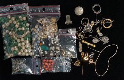 FANTAISIE - ENSEMBLE de perles diverses synthétiques...
