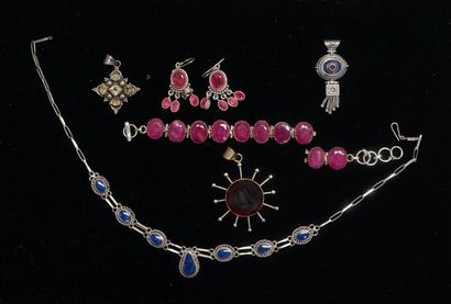 ENSEMBLE en argent 925/°° comprenant 3 PENDENTIFS...
