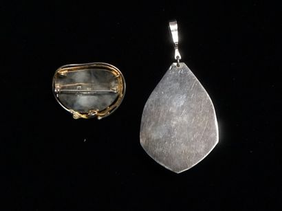 ENSEMBLE en argent min 800/°° comprenant...