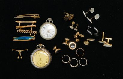 ENSEMBLE en métal doré et argenté comprenant...