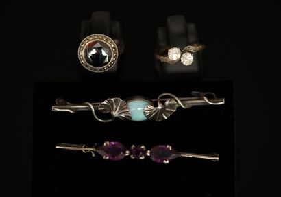 ENSEMBLE en argent min 800/°° comprenant...