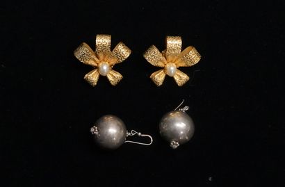 FANTAISIE - ENSEMBLE comprenant une PAIRE...