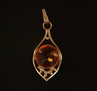 PENDENTIF en or 14K (585/°°) formant une...