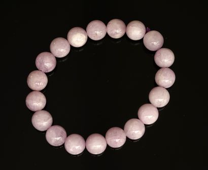 BRACELET de perles rondes de kunzite (10mm)...