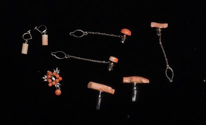 ENSEMBLE en métal argenté et corail peau...