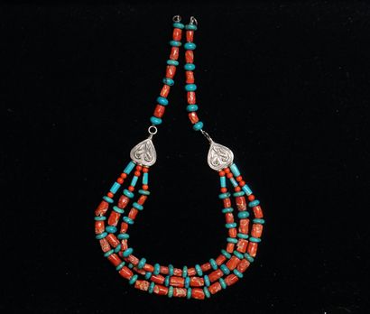 COLLIER en argent 925/°° formé au centre...