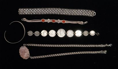 ENSEMBLE en argent min 800/°° et 925/°° comprenant...