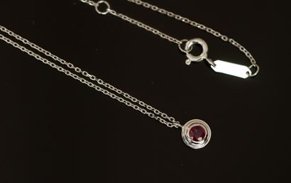 COLLIER en or blanc 18K (750/°°) en fine...