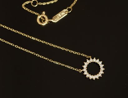 COLLIER en or jaune 18K (750/°°) en fine...