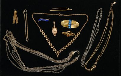 ENSEMBLE en métal doré et argenté comprenant...