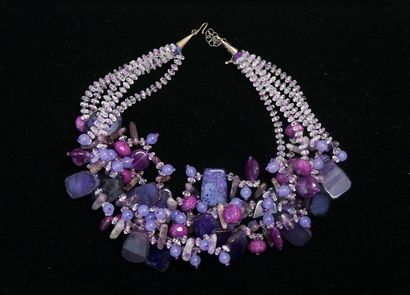 COLLIER à 5 rangs de perles d'agate teintée...
