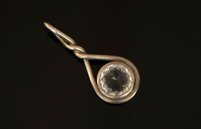 PENDENTIF en argent min 800/°° centré d'un...