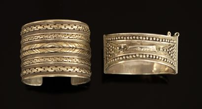 ENSEMBLE en argent min 800/°° comprenant...