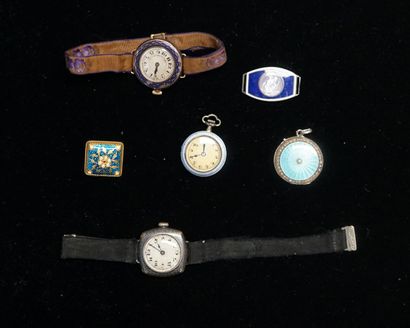 ENSEMBLE en argent min 800/°° et émail polychrome...