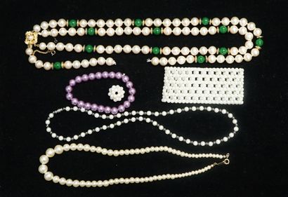 FANTAISIE - ENSEMBLE en métal doré et perles...