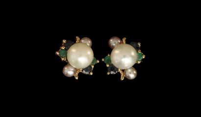 PAIRE DE CLOUS D'OREILLES en argent doré...