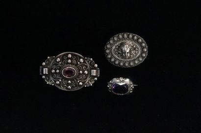 ENSEMBLE en argent min 800/°° comprenant...