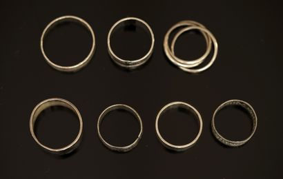 ENSEMBLE en argent min 800/°° comprenant...