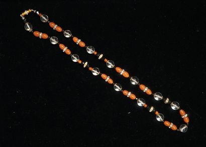 COLLIER Art Déco composé de perles diverses...