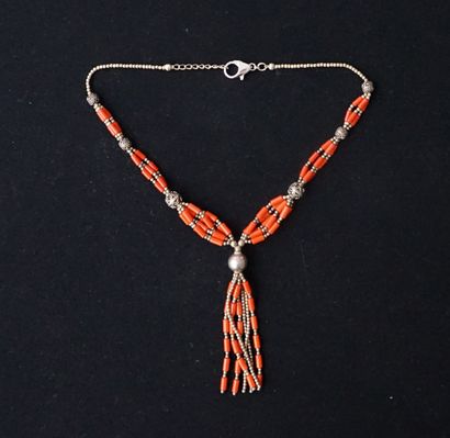 COLLIER multirangs de perles bâtonnet rouge...