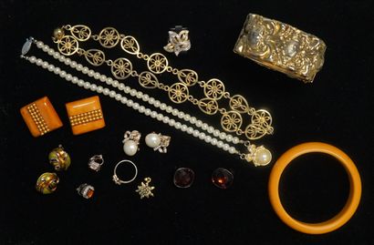FANTAISIE - ENSEMBLE en métal doré, résine,...