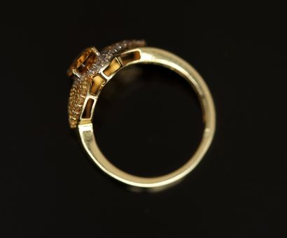 BAGUE en argent doré 925/°° centrée d'un...