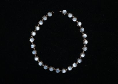 COLLIER ancien en métal argenté chaque maillon...
