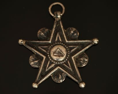 FRANC-MACONNERIE - PENDENTIF en argent min...