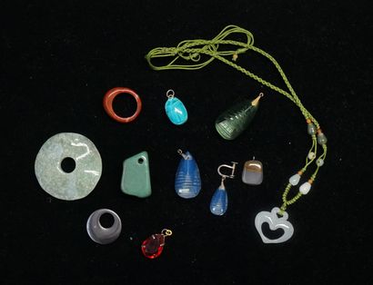 ENSEMBLE comprenant 1 COLLIER cordon tressé...