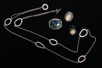 ENSEMBLE en argent 925/°° et 800/°° comprenant...