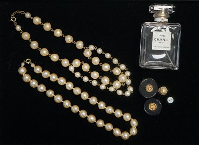 CHANEL - FLACON parfum n°5 (vide), 4 BOUTONS...