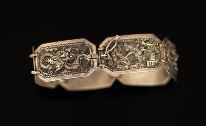 BRACELET en argent min 800/°° composé de...