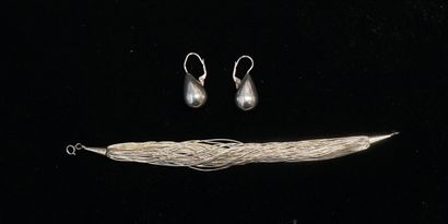 ENSEMBLE en argent min 800/°° comprenant...