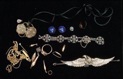 ENSEMBLE en métal doré ou argenté comprenant...