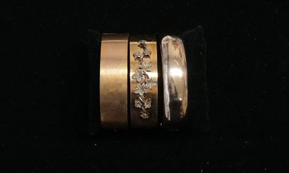 BRACELET jonc uni bombé ouvrant en argent...