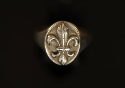 BAGUE CHEVALIERE en argent min 800/°° ornée...