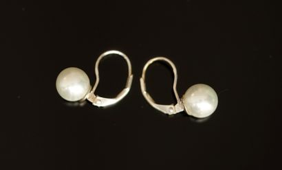 PAIRE DE DORMEUSES en argent 925/°° ornées...