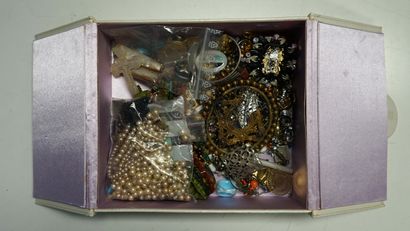 FANTAISIE - Dans un coffret Guerlain ensemble...