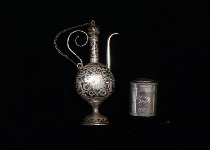 AIGUIERE miniature en argent min 800/°° à...
