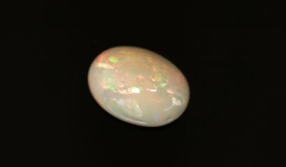 OPALE cabochon ovale sur papier 10.45ct (17x12mm...